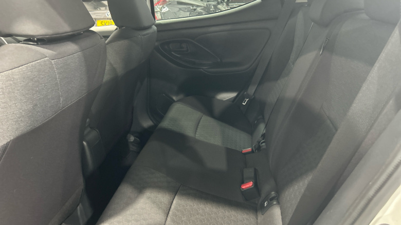 Toyota Yaris 1.5 Hybrid Design 5dr CVT Hybrid Hatchback